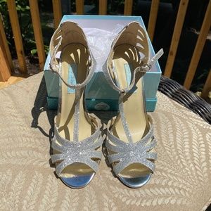 Blue by Betsey Johnson SB-Tee Dress Pump Size 9.5